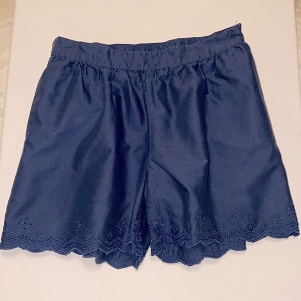Gap girls navy shorts with eyelet hem